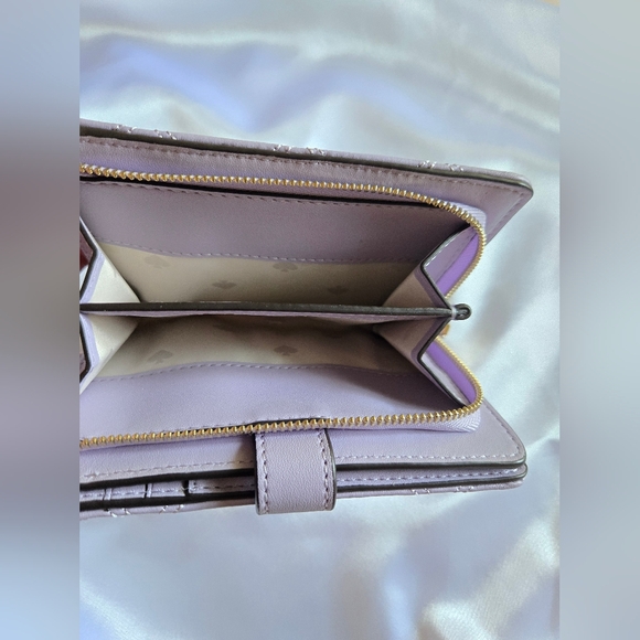 Kate Spade Lavendar Quilted Leather Wallet In EUC - Picture 12 of 12